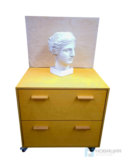 Стол-тумба для натюрмортов